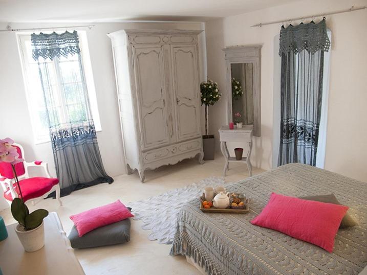 ホテル Domaine La Parpaille キュキュロン 部屋 写真